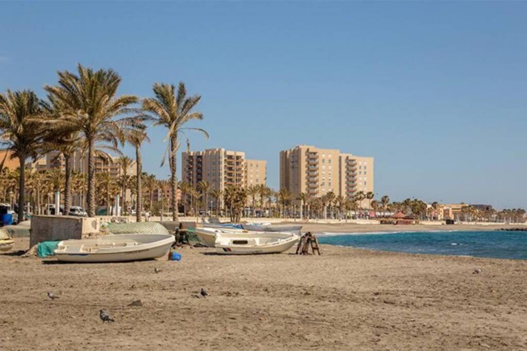El Rinconcito Cubano En La Playa Apartment Almeria Luaran gambar